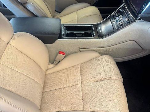 Used 2017 Lincoln Continental Reserve w/ Technology Package FWD image 3