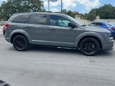 Used 2020 Dodge Journey SE w/ Blacktop Package FWD image 8