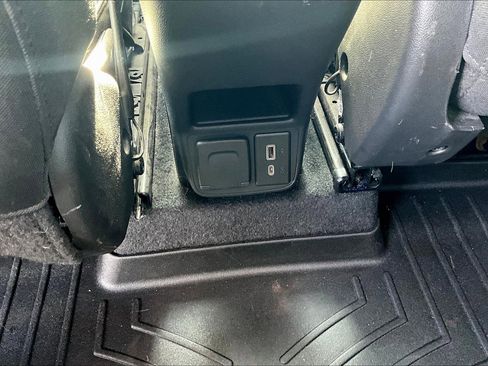 Used 2021 Chevrolet TrailBlazer LT w/ Convenience Package image 39