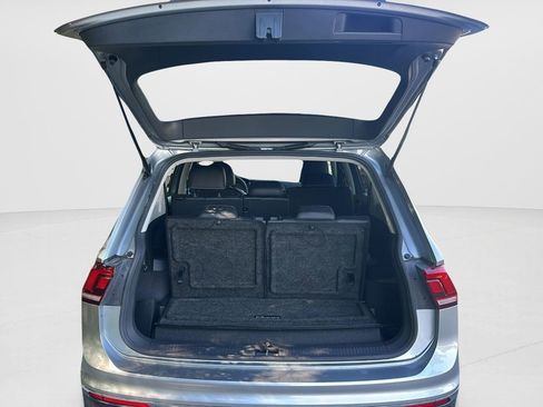 Certified 2023 Volkswagen Tiguan SE FWD image 9