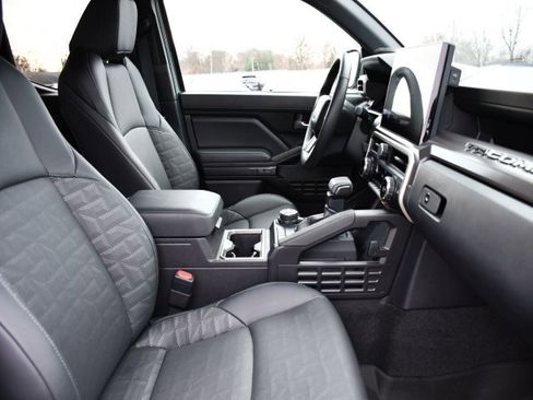 Used 2024 Toyota Tacoma TRD Off-Road w/ TRD Off Road Premium Package image 38