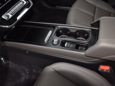 New 2026 Lincoln Corsair Premiere image 30