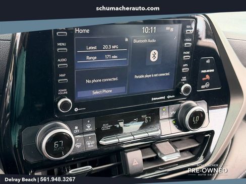Used 2021 Toyota Highlander LE FWD image 19