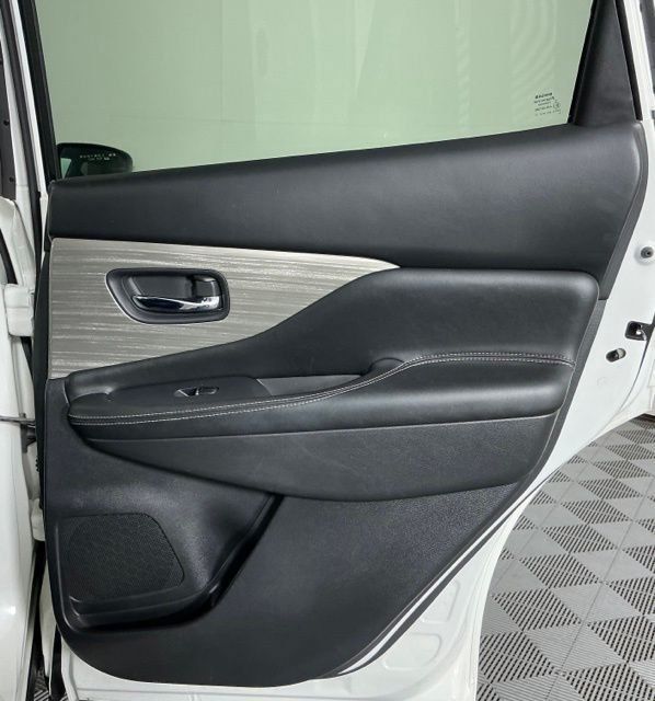Used 2018 Nissan Murano Platinum FWD image 27