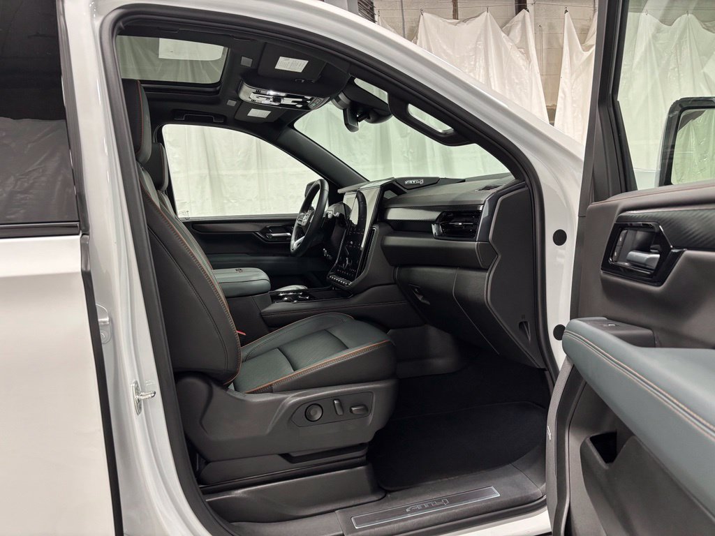 Used 2026 GMC Yukon XL AT4 AWD/4WD image 58