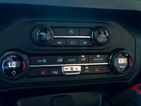 Used 2024 Ford Bronco Heritage Edition AWD/4WD image 33