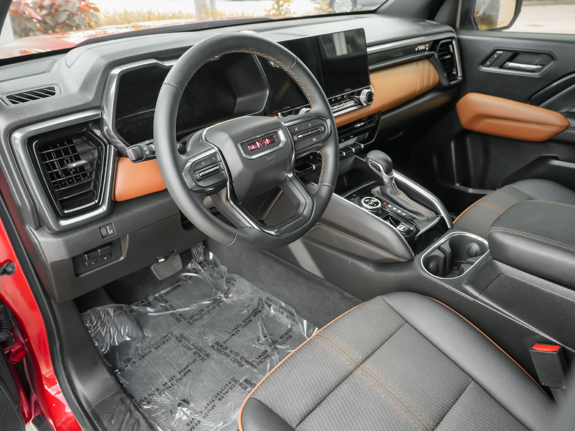 Used 2023 GMC Canyon AT4 w/ Technology Package AWD/4WD image 2