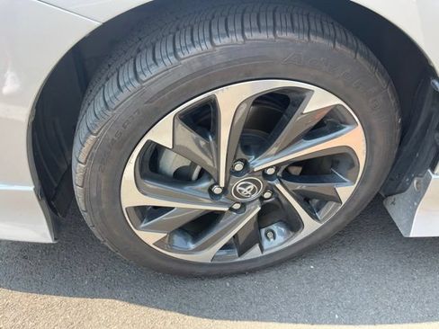 Used 2017 Toyota Corolla iM FWD image 7