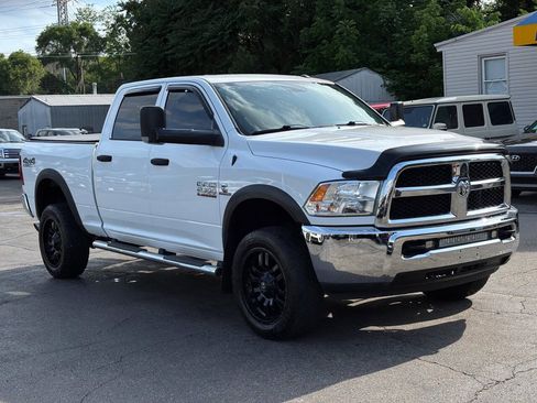 Used 2018 RAM 2500 Tradesman w/ Chrome Appearance Group AWD/4WD image 2