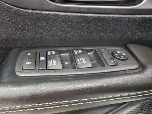 Used 2026 Chrysler Pacifica Select FWD image 18