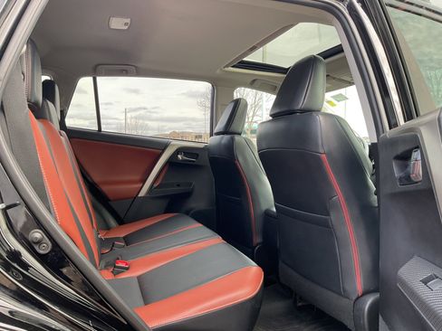 Used 2014 Toyota RAV4 Limited w/ Technology Package image 15