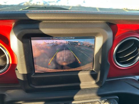 Used 2021 Jeep Wrangler Unlimited Rubicon w/ Cold Weather Group image 17