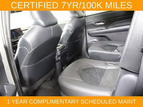 Used 2024 Toyota Grand Highlander AWD Hybrid image 12