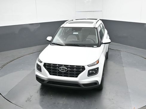 New 2026 Hyundai Venue SEL image 17