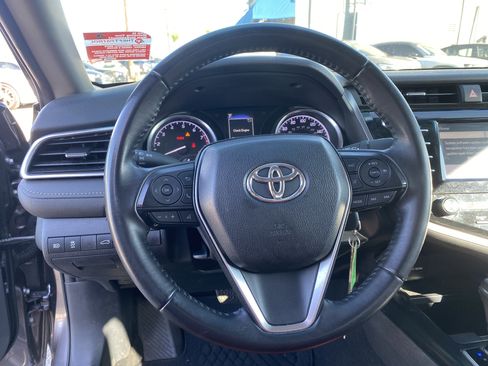 Used 2018 Toyota Camry SE FWD image 22