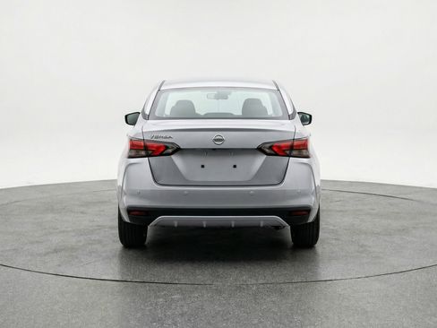 Used 2025 Nissan Versa SV image 7