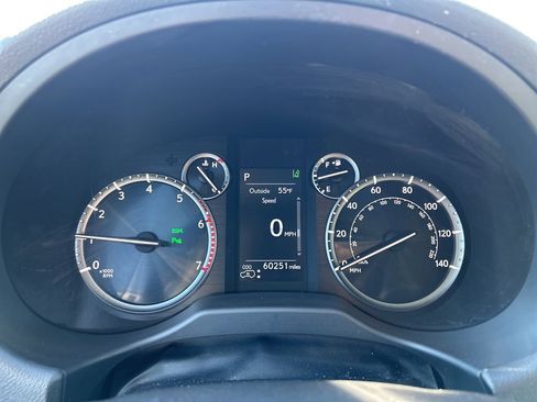 Used 2021 Lexus GX 460 Luxury w/ Accessory Package AWD/4WD image 4