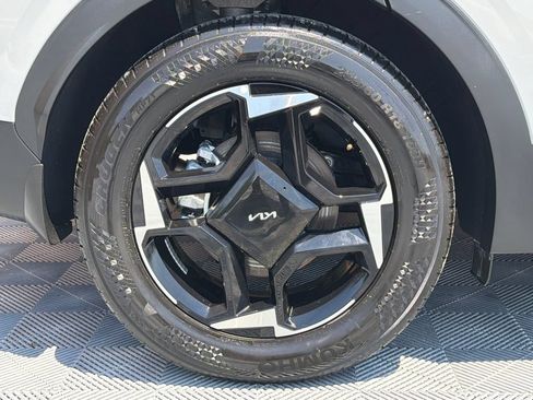 Used 2026 Kia Sportage EX FWD image 19