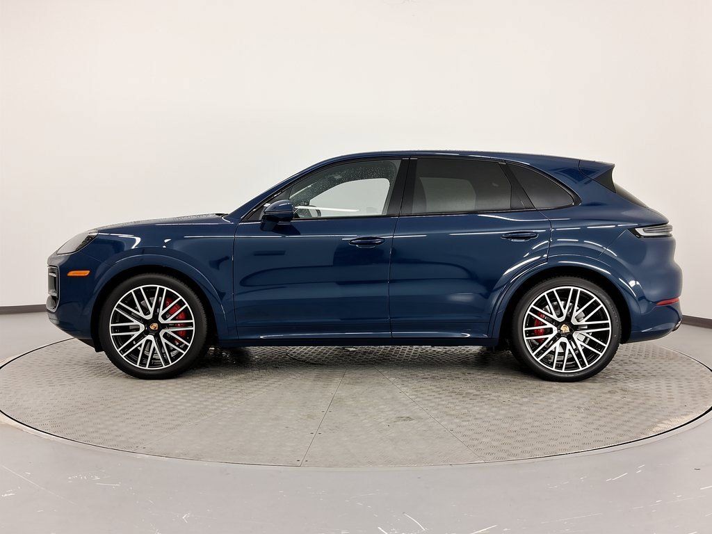 Certified 2025 Porsche Cayenne GTS AWD/4WD image 2