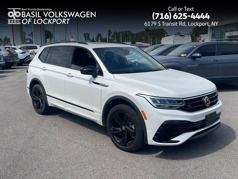 Used 2023 Volkswagen Tiguan SE R-Line AWD/4WD image 1