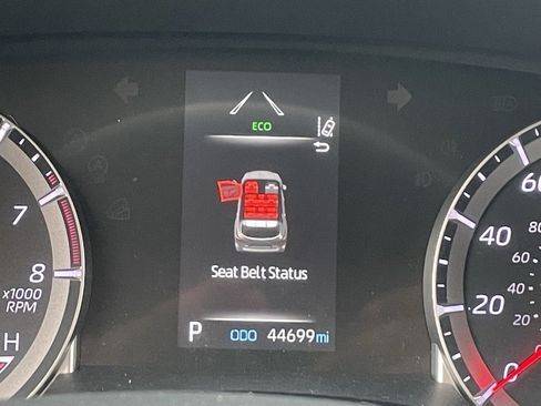 Used 2022 Toyota Highlander LE image 8