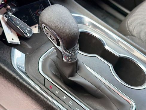 Used 2023 Chevrolet Traverse LT w/ LPO, Floor Liner Package AWD/4WD image 16