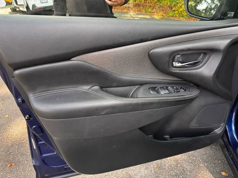 Used 2020 Nissan Murano SV image 15