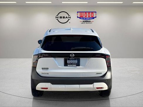 Certified 2025 Nissan Kicks SV image 4