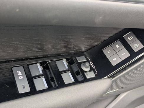 New 2026 Land Rover Range Rover Velar S AWD/4WD image 12