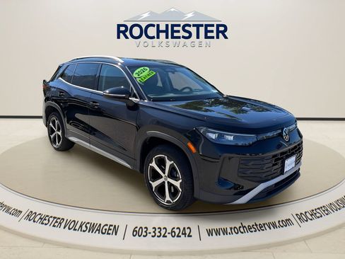Used 2026 Volkswagen Tiguan SE AWD/4WD image 8