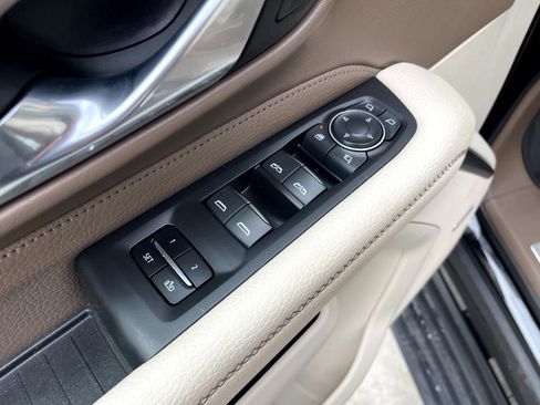 Used 2021 GMC Yukon Denali image 12