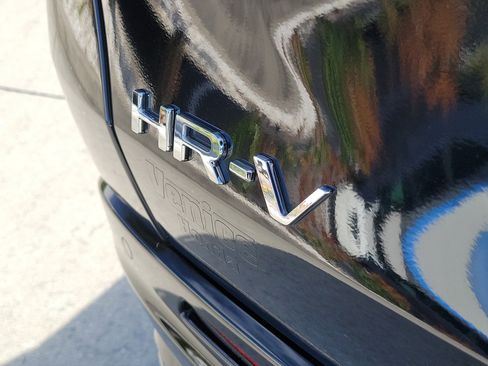 Certified 2025 Honda HR-V EX-L image 10