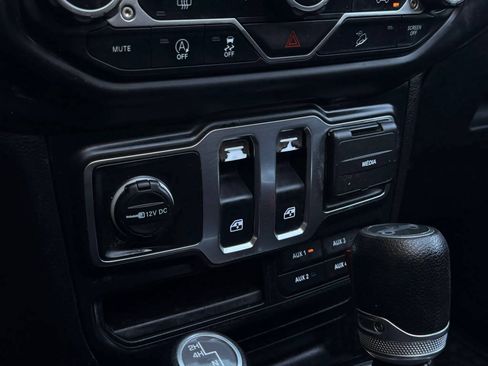 Used 2019 Jeep Wrangler Sport AWD/4WD image 14