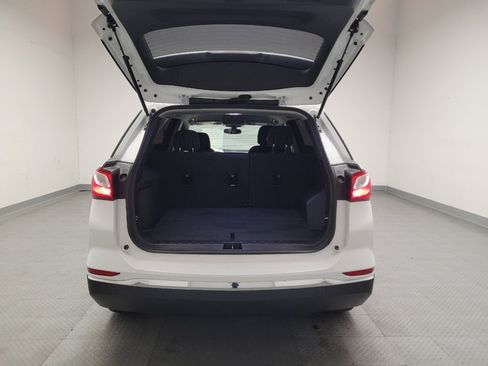 Used 2018 Chevrolet Equinox LS image 29