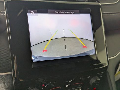 New 2025 Jeep Grand Cherokee Altitude image 25