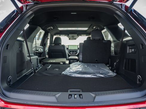 New 2026 Ford Explorer ST-Line w/ ST-Line Street Pack image 10