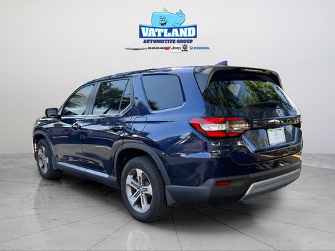 Used 2025 Honda Pilot EX-L image 3