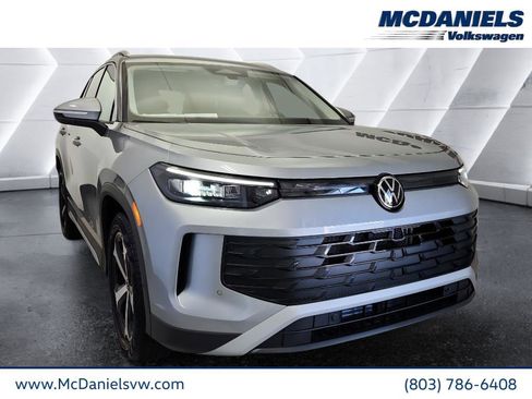 New 2026 Volkswagen Tiguan SE image 1