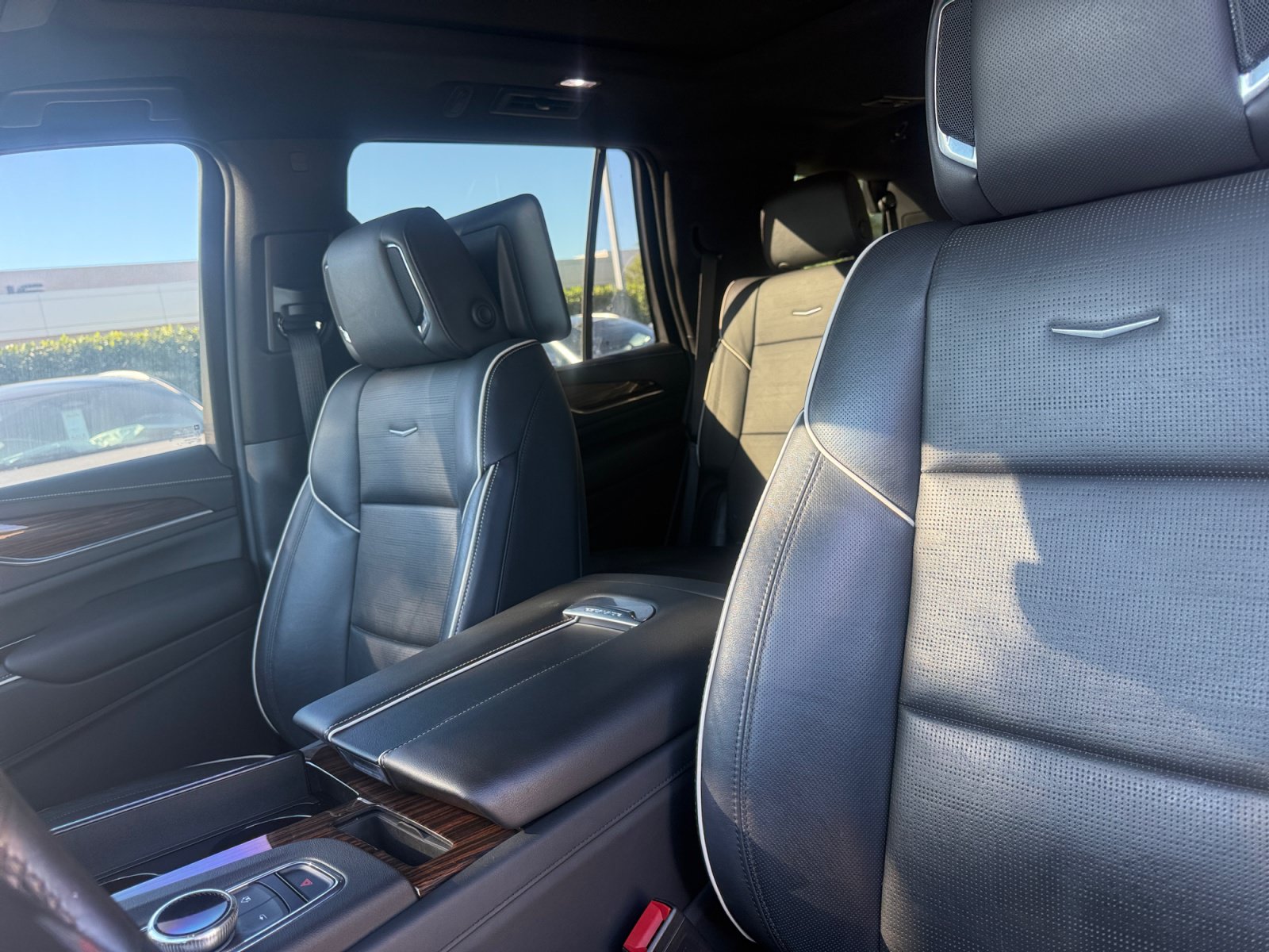 Used 2021 Cadillac Escalade Premium Luxury w/ Driver Assist Tech Package AWD/4WD image 12