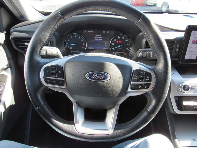 Used 2022 Ford Explorer XLT AWD/4WD image 28