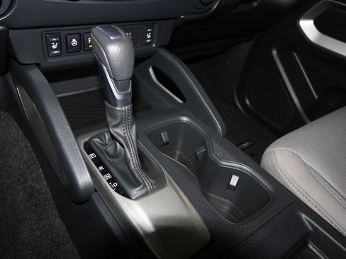 Used 2023 Nissan Frontier SV w/ SV Convenience Package image 19