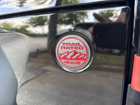 Used 2020 Jeep Gladiator Rubicon AWD/4WD image 12