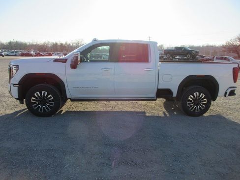 New 2026 GMC Sierra 2500 Denali Ultimate AWD/4WD image 10