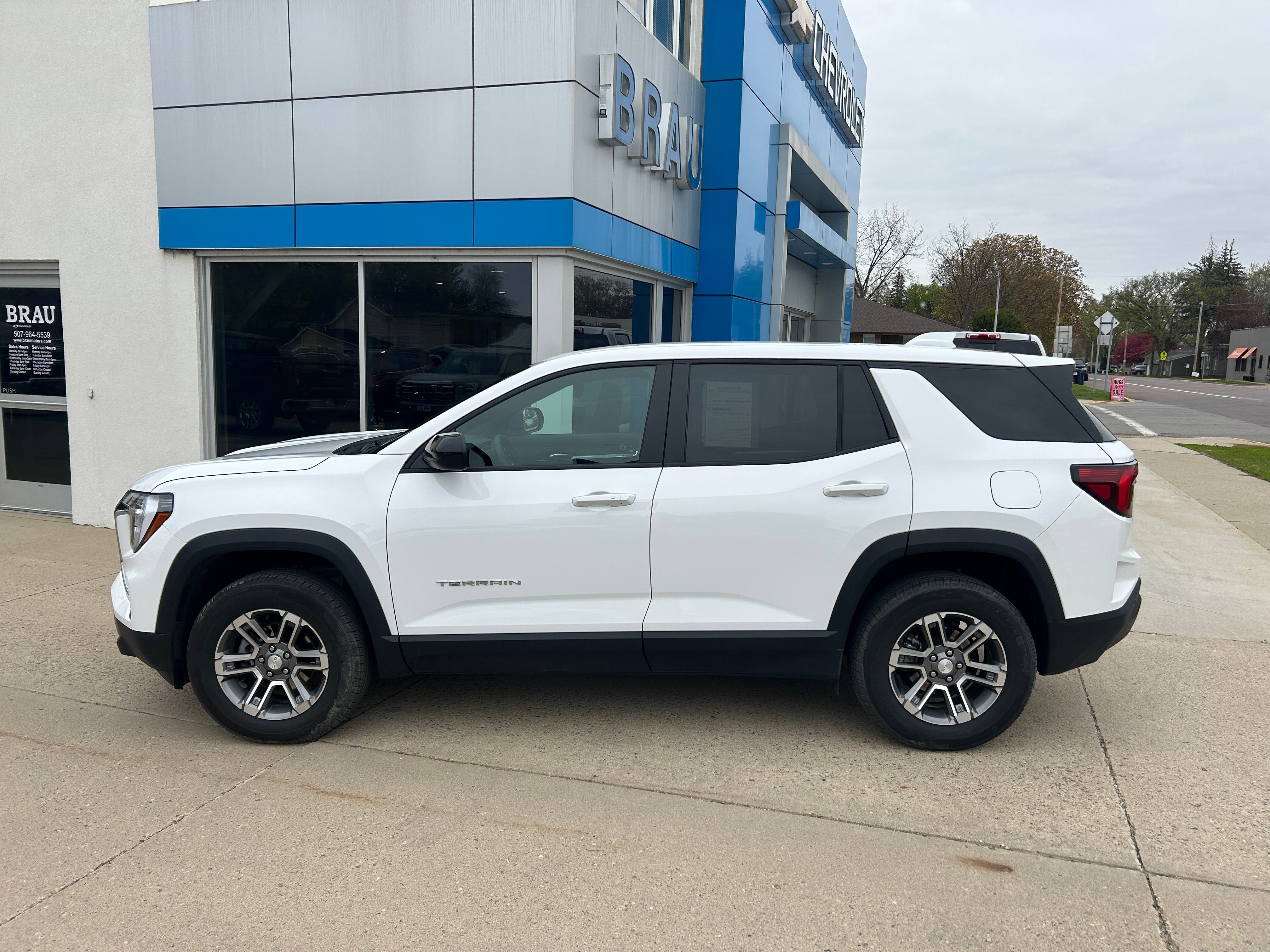 Used 2026 GMC Terrain Elevation AWD/4WD image 1