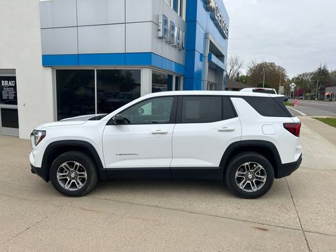 Used 2026 GMC Terrain Elevation AWD/4WD image 1