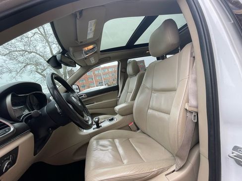 Used 2015 Jeep Grand Cherokee Limited w/ Luxury Group II image 10