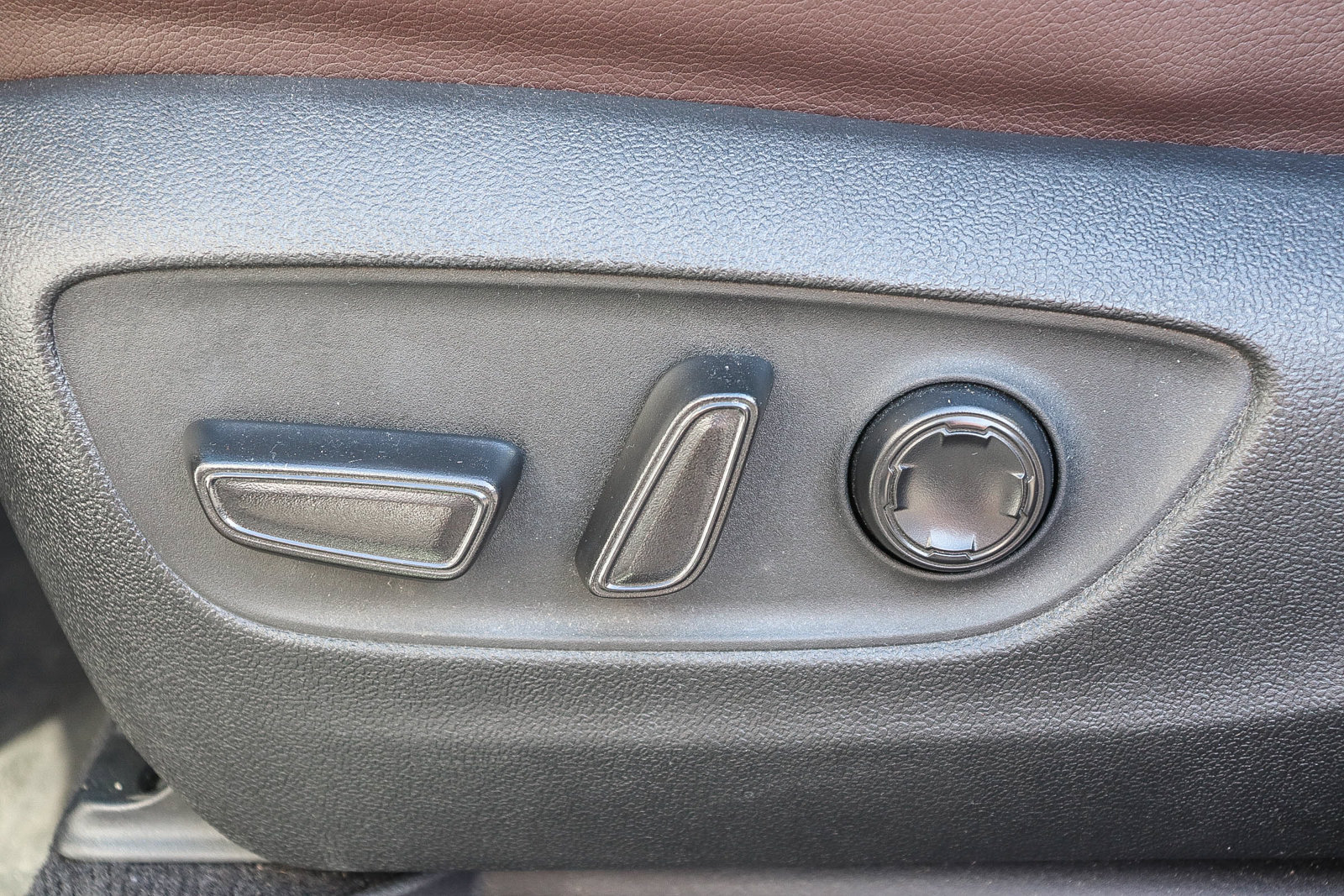 Certified 2024 Toyota Sienna Platinum FWD image 18