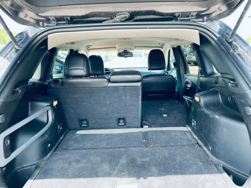Used 2018 Jeep Cherokee Trailhawk w/ Cold Weather Group AWD/4WD image 21