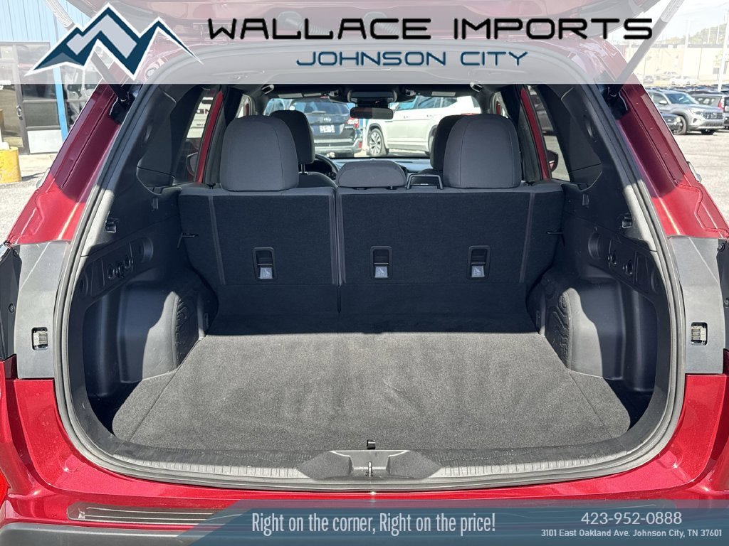 Used 2025 Subaru Forester AWD/4WD image 39