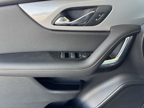 New 2025 Chevrolet Blazer LT w/ Midnight/Sport Edition image 9